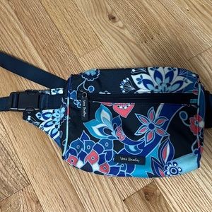 Vera Bradley Lighten Up Fanny Pack / Belt Bag Lotus Flower Swirl